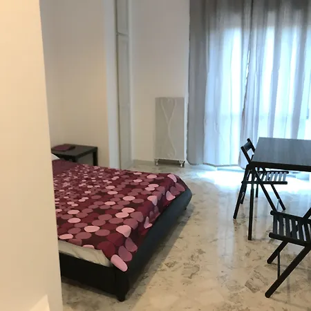 110 -guesthouse- 3* Бари