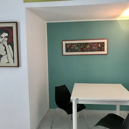 110 -guesthouse- Бари